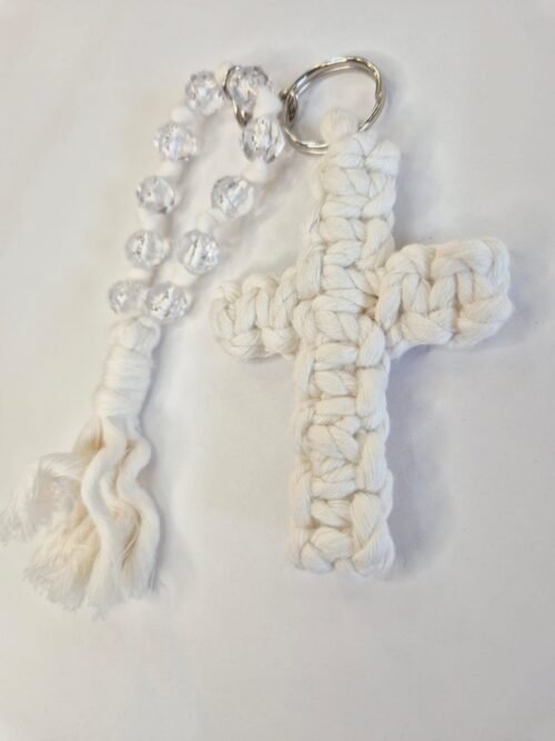 Llavero Cruz de Macramé con Decenario